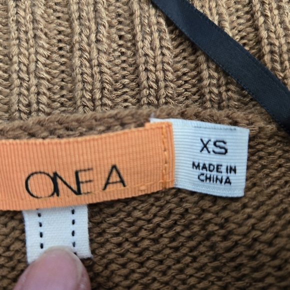 ONE A Tan Open Front Knit Sweater Cardigan With Back Fringe. Size XS - Picture 6 of 9